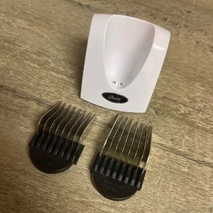 Oster charge base and 2 clipper guards